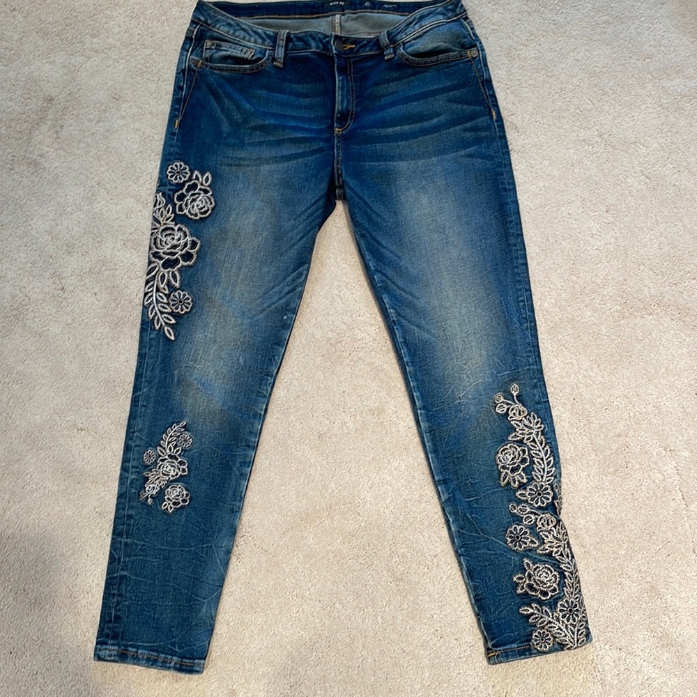 Miss Me ankle skinny embroidered jeans